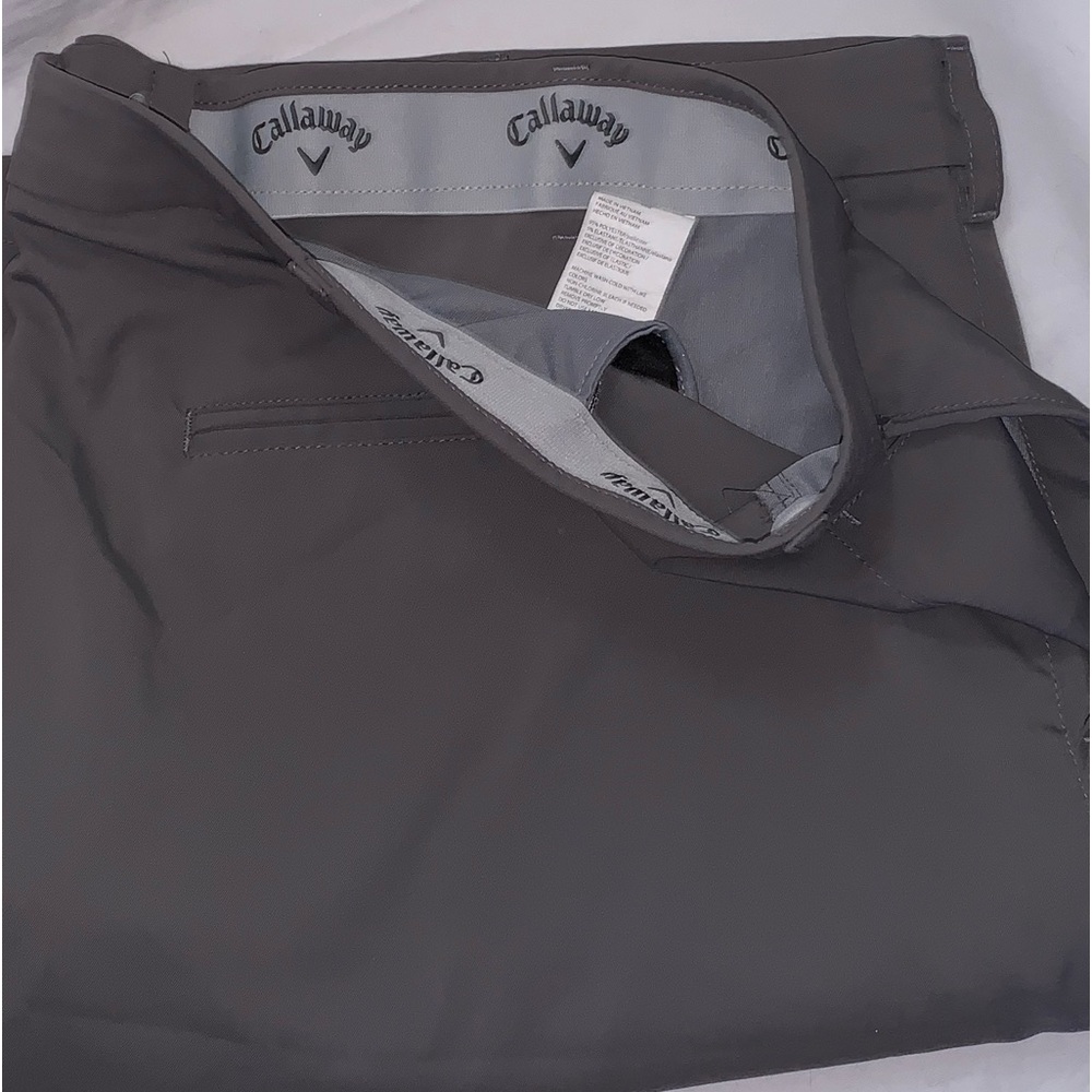 Callaway men’s size 48 golf shorts in excellent condition.